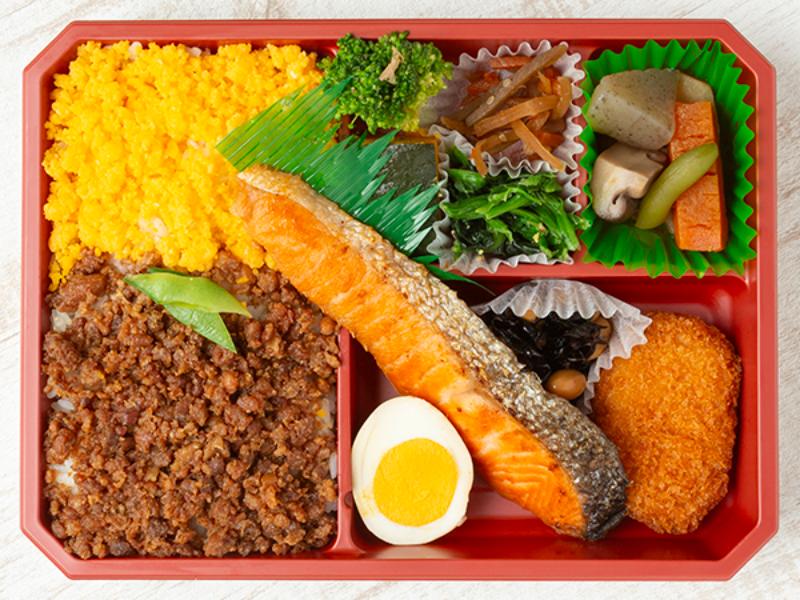 【そぼろ】鮭の塩焼き弁当