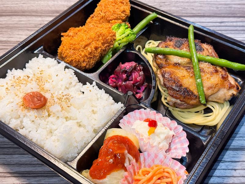 グリルチキン御膳（上）チキンカツ