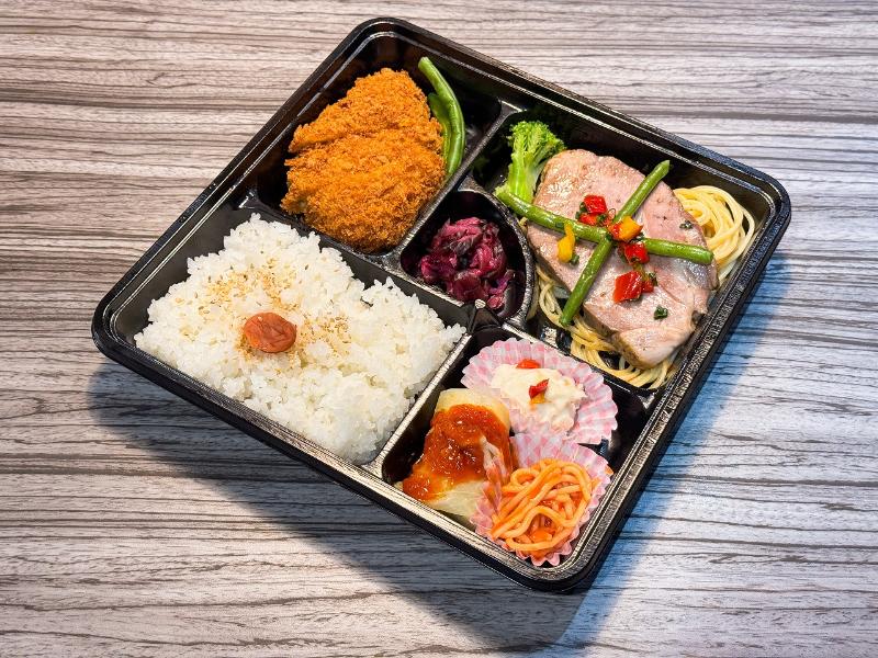 ローストポークステーキ御膳（通常）白身フライ