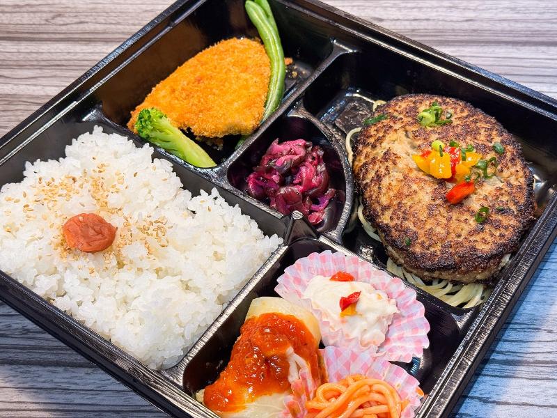 ハンバーグ御膳（通常）白身フライ