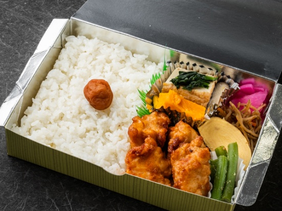 鶏の唐揚げと７種の総菜ひのまる弁当