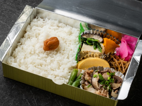 牛すき焼きと7種の総菜ひのまる弁当