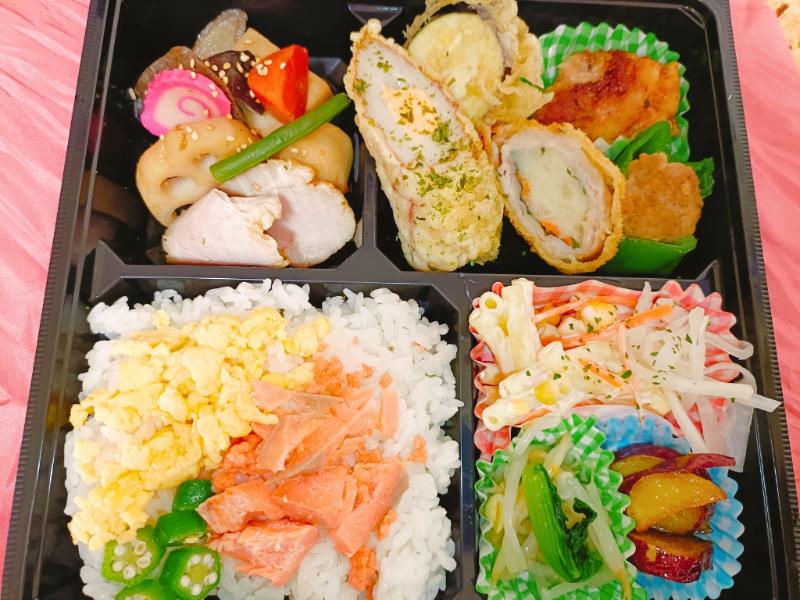 鮭ほぐし飯の和食幕の内弁当