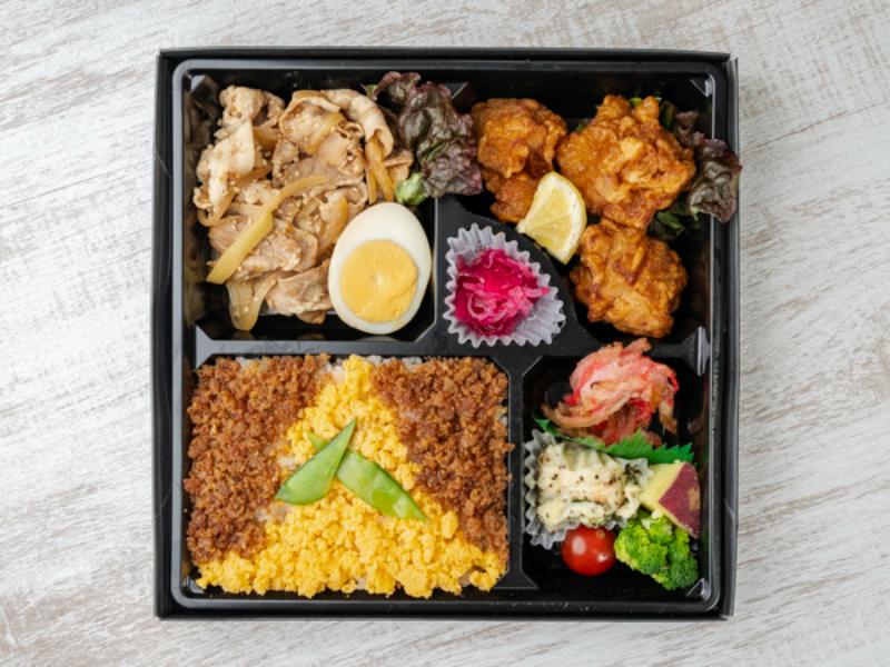 【Wメイン弁当】生姜焼きと唐揚げ