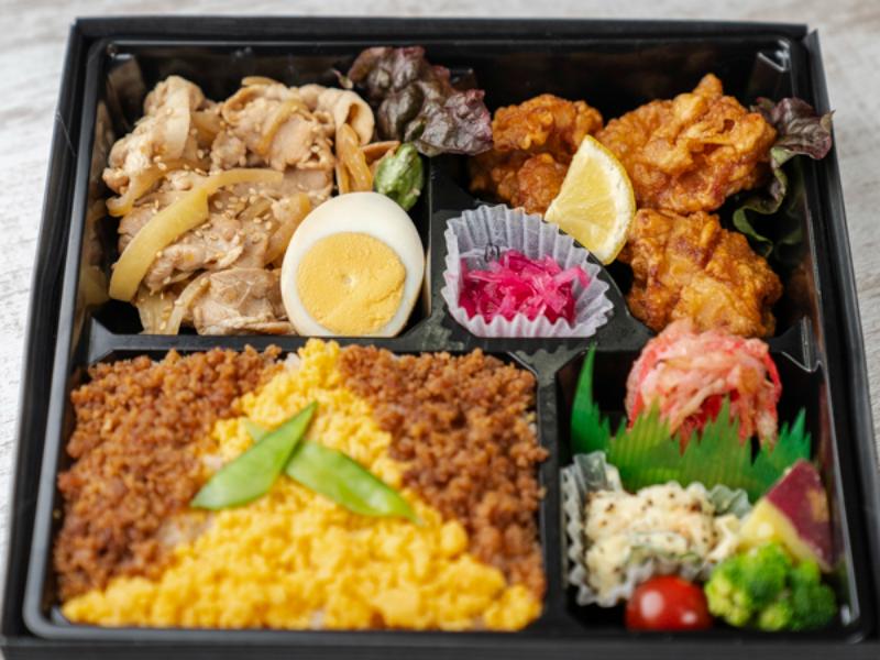 【Wメイン弁当】生姜焼きと唐揚げ