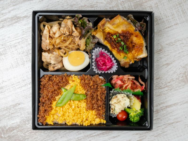【Wメイン弁当】グリルチキンと生姜焼き