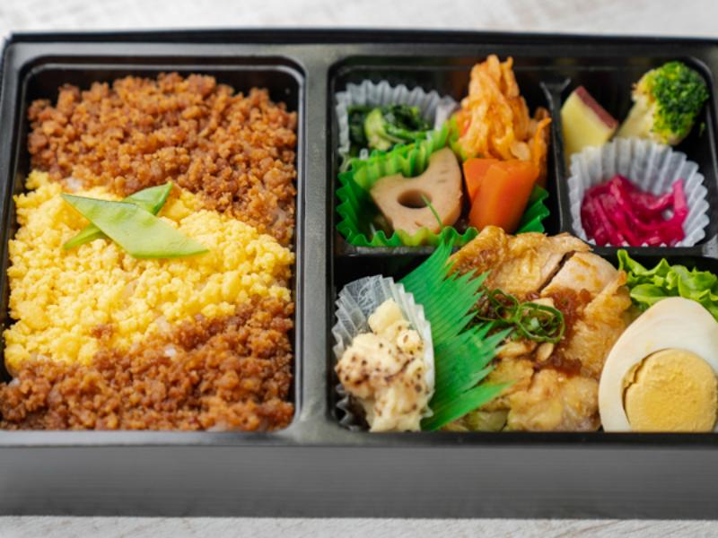 【そぼろ弁当】グリルチキン