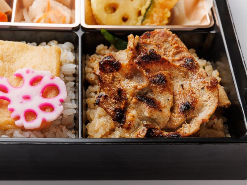 厳選豚のみそ焼きと天ぷらと出汁の幕の内御膳
