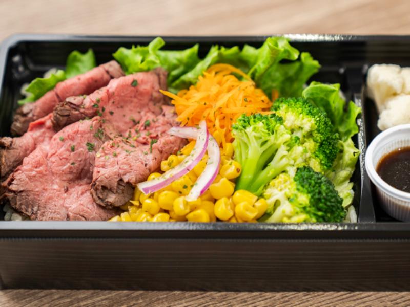野菜もたっぷり国産牛ローストビーフBOX