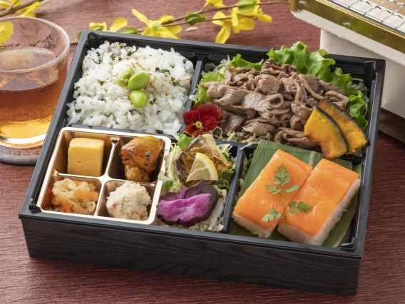 富山県産ます寿司弁当〜特選トロます寿司と氷見牛焼肉〜