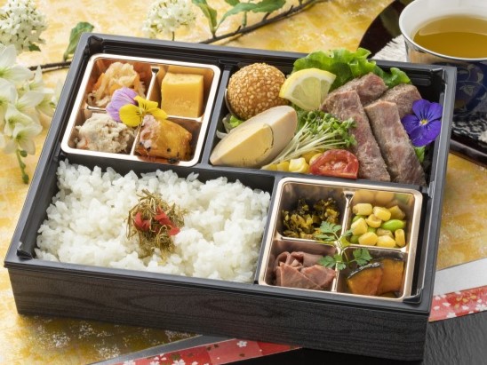 岳〜特製牛ステーキとごちそうおかず〜