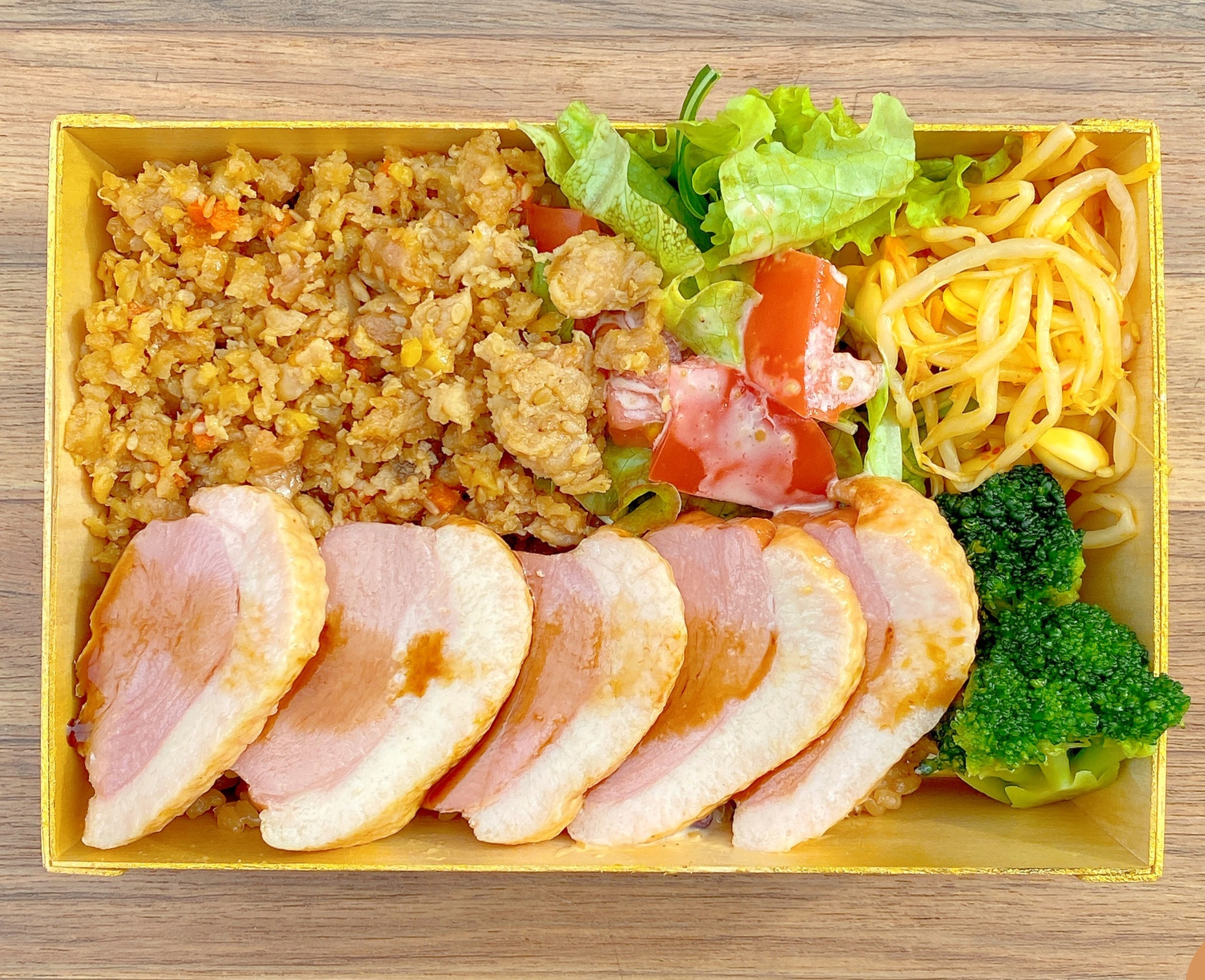 【酵素玄米 和み彩弁当】燻製鴨肉のソテー～特製和風おろしソース～