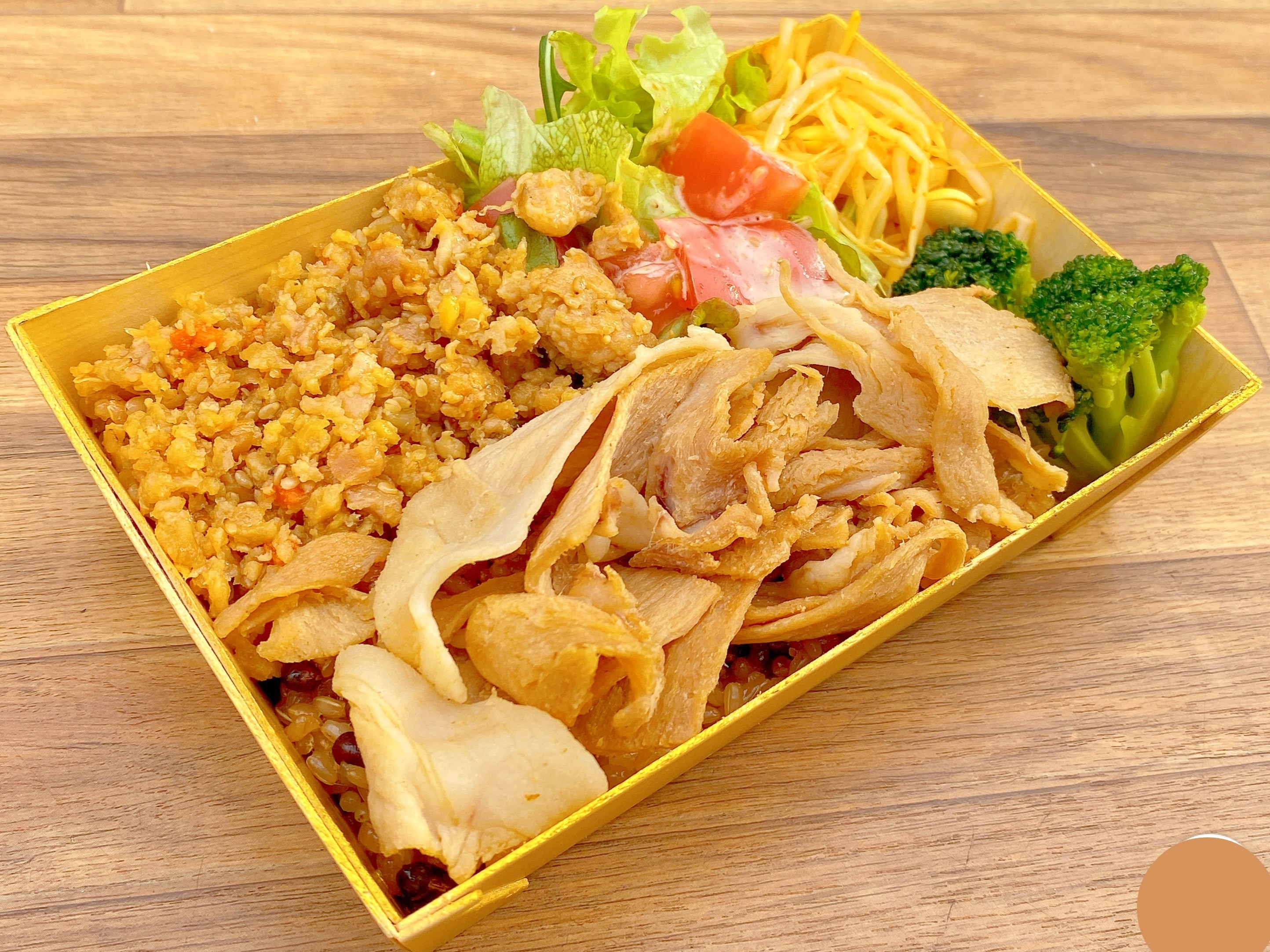 【酵素玄米 彩弁当】豚の生姜焼き~特製甘辛ダレ~