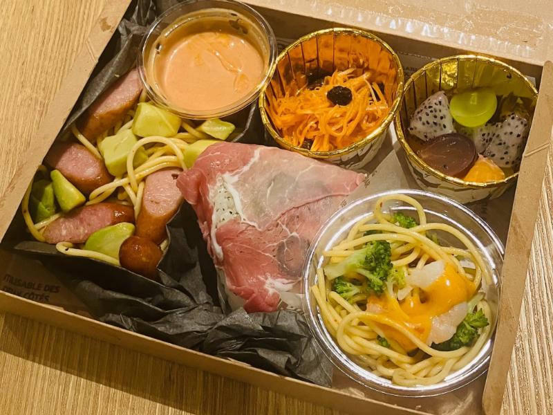 ＤＥＲＩおにぎりとパスタのお弁当