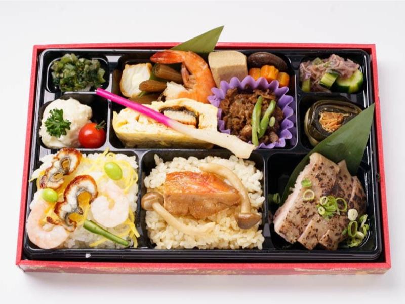 彩り御膳（５００ｍｌ緑茶ペットボトル付き）