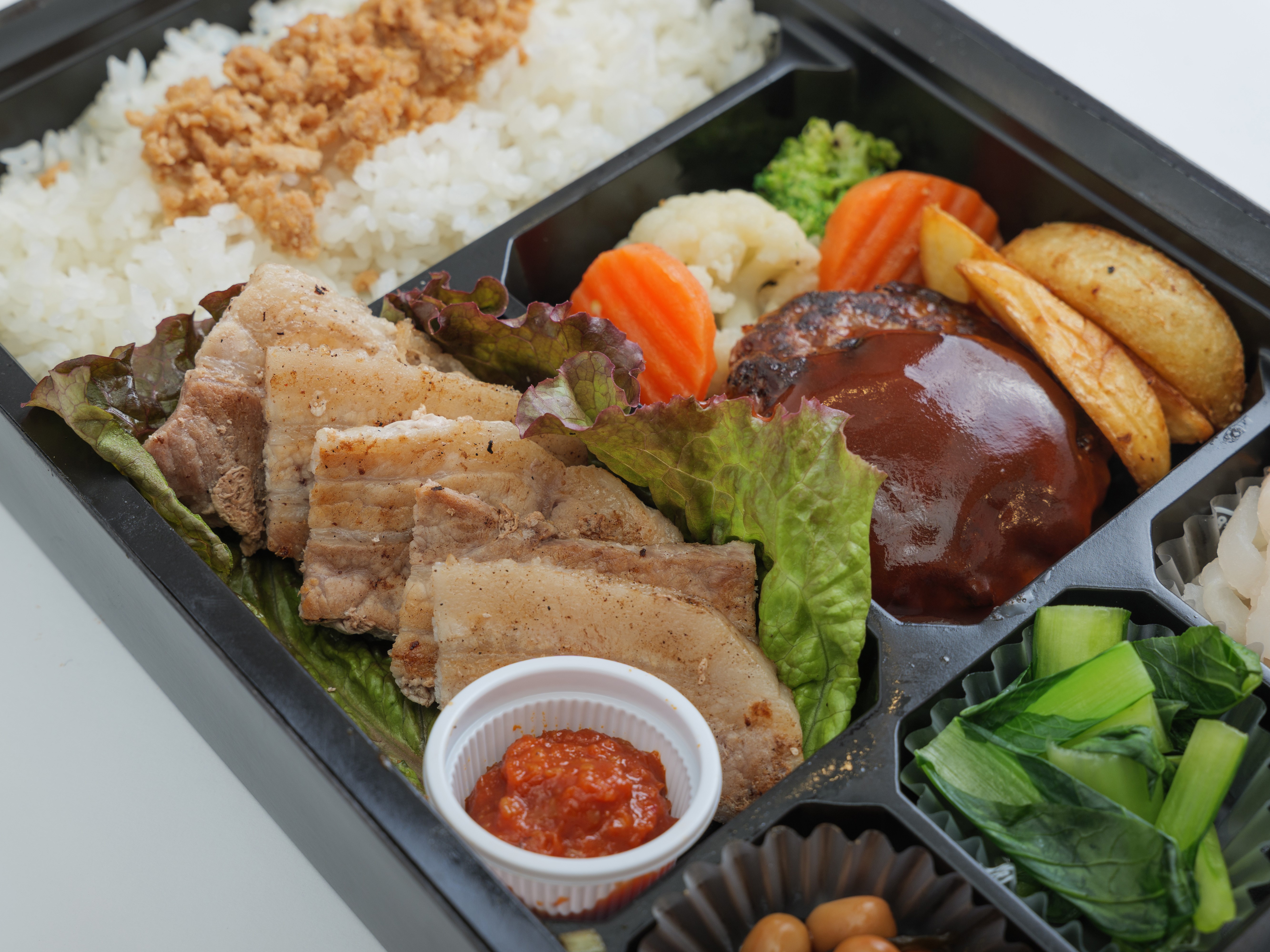 サムギョプサル＆牛タンハンバーグ弁当