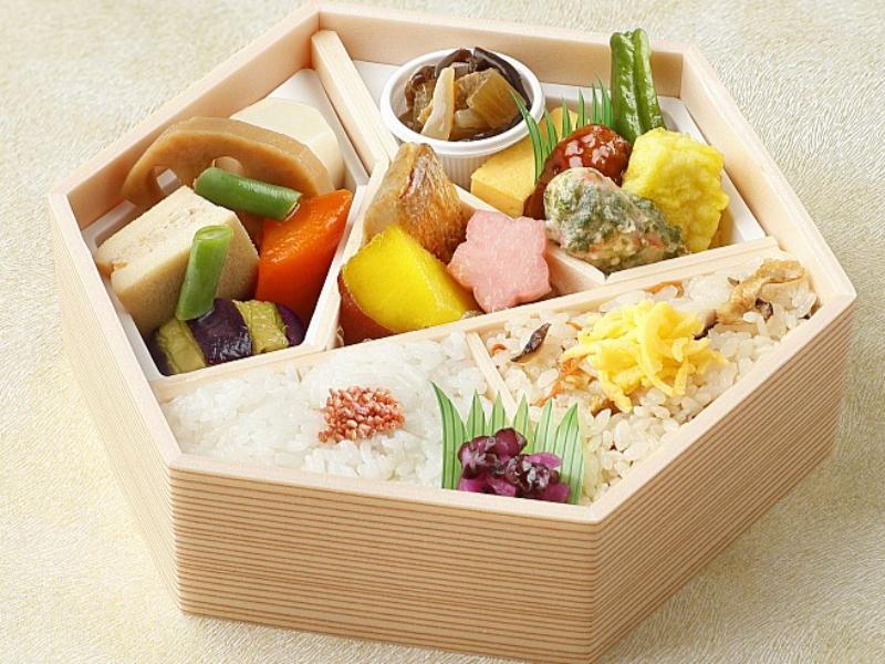 桐（500ｍℓペット緑茶付き）