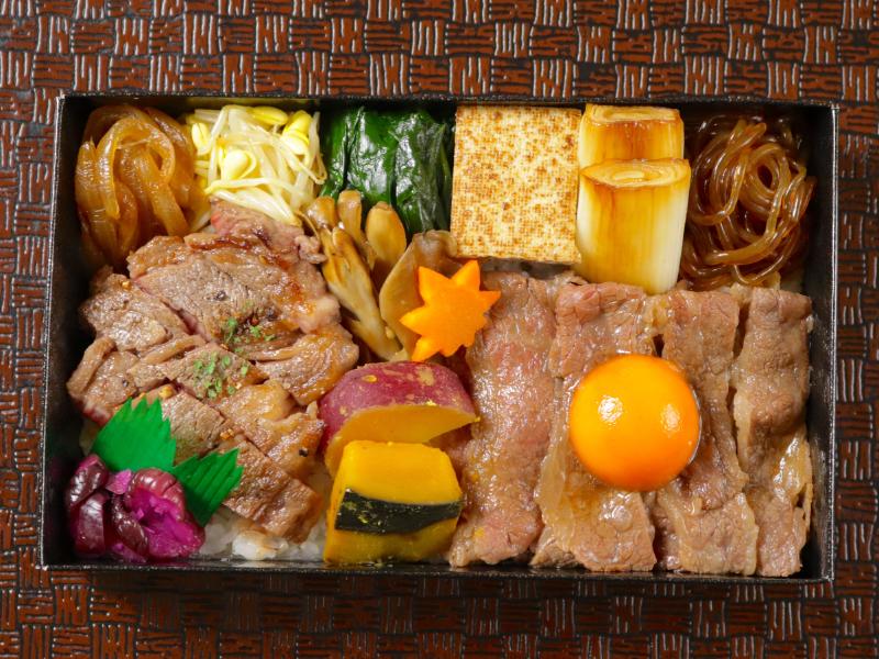 黒毛和牛すき焼きと牛ステーキ極重