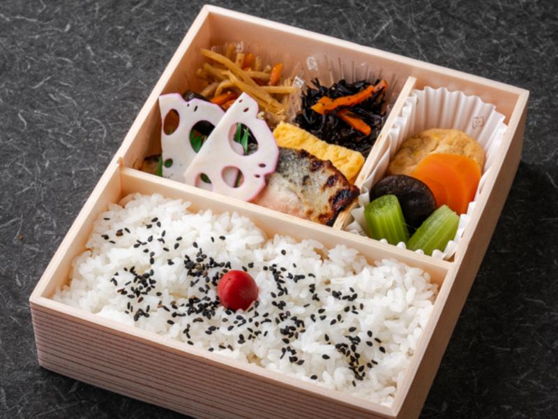 鮭西京焼き弁当
