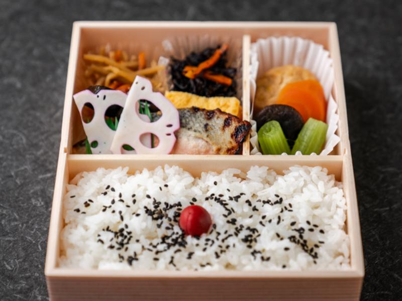 鮭西京焼き弁当