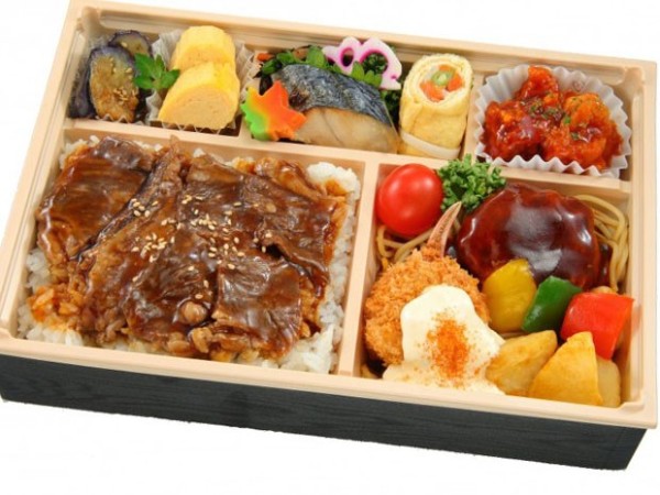 黒毛和牛カルビ重とハンバーグ御膳「瑠元」（りゅうげん）［63］