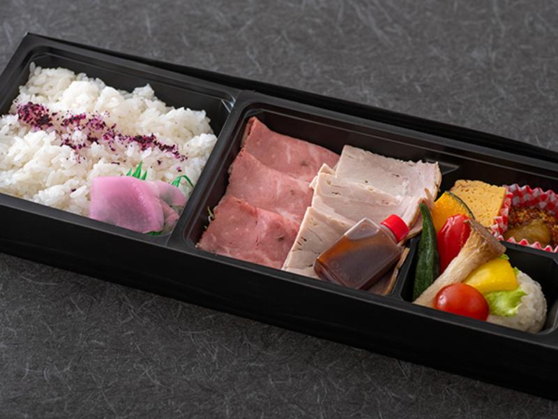 贅沢　肉の食べ比べ弁当
