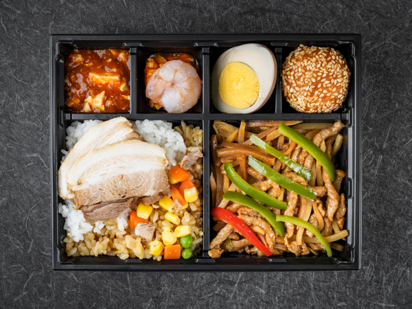 贅沢 青椒肉絲弁当
