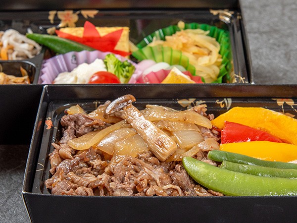 ゆいまーる牧場石垣牛焼肉二段重