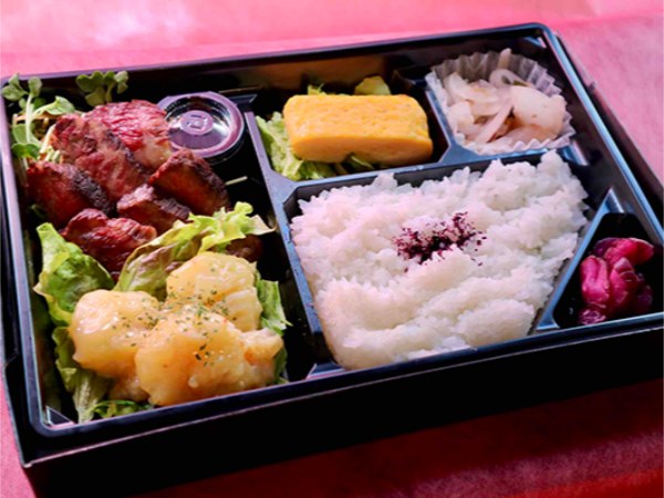 長崎和牛出島ばらいろステーキと特製エビマヨ弁当