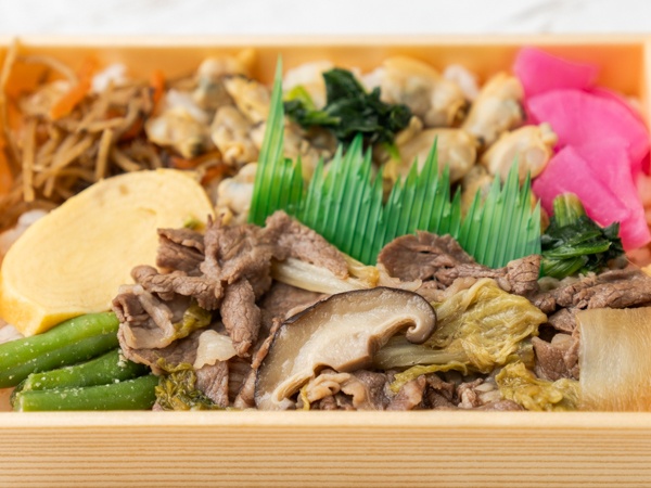 牛すき焼きと浅利旨煮４種の総菜弁当