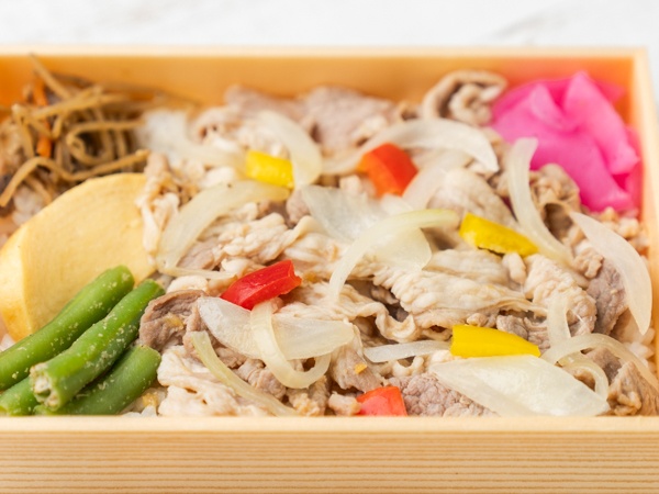 豚の生姜焼きと４種の総菜弁当