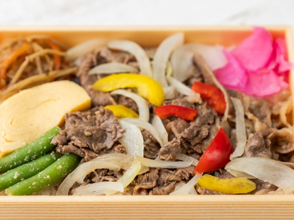 牛焼肉と４種の総菜弁当