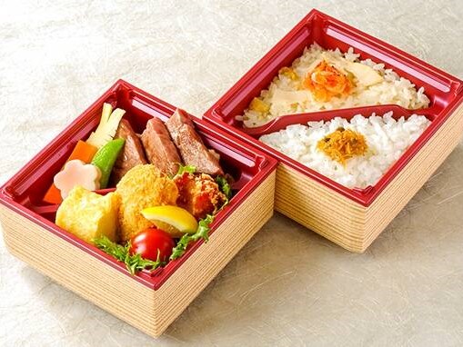 黒毛和牛と卯の花コロッケの2段弁当