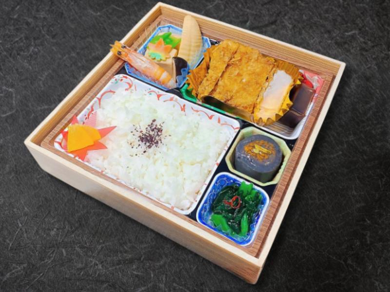 金扇とんかつ弁当