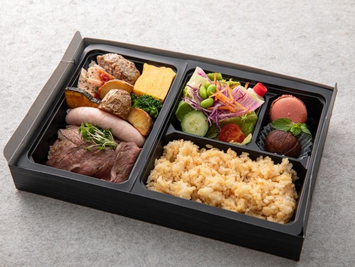 【500mlペット茶付き】マスターピースの豪華彩り弁当