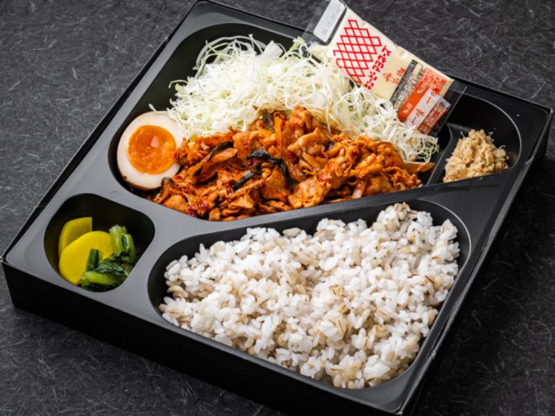 青唐辛子とニラキムチの生姜焼き弁当
