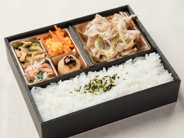 豚ネギ塩炒めと４種の惣菜弁当（白米）
