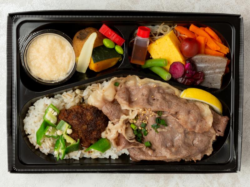 名物！！トロロで食べる１００％牛タンバーグと国産牛リブロ―ス焼肉弁当