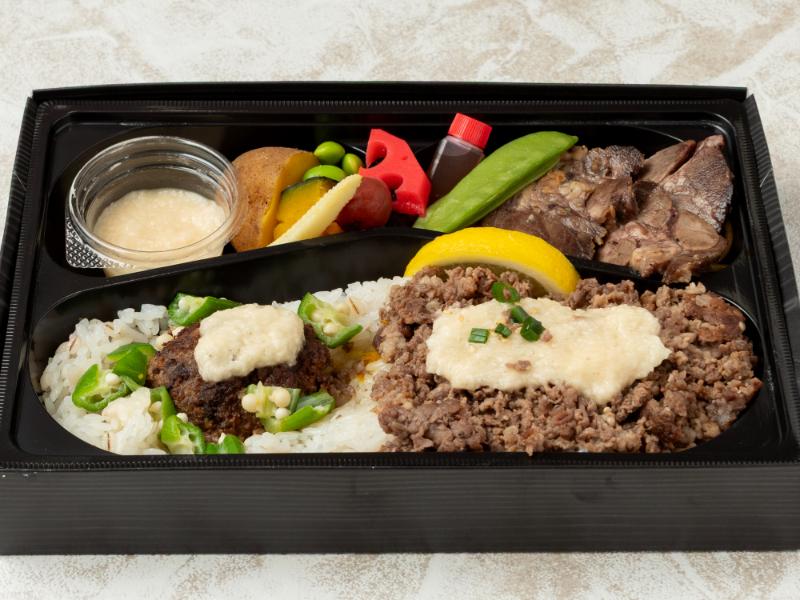 トロロで食べる１０0％牛タンバーグと飲める黒毛和牛焼肉＆厚切り牛タン塩の欲張り弁当