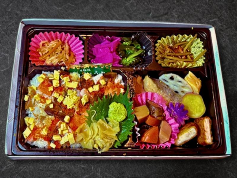 寿司屋のバラちらし弁当　通