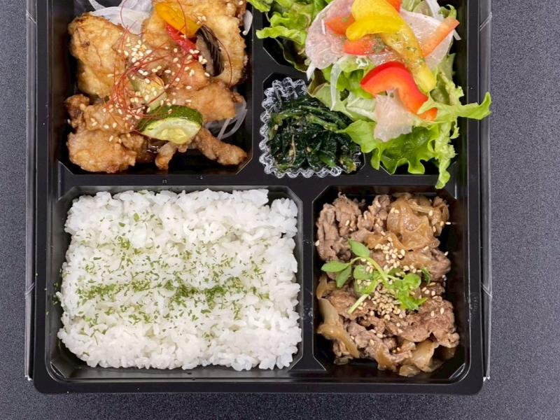 牛焼肉＆生ハムサラダ＆油淋鶏お弁当