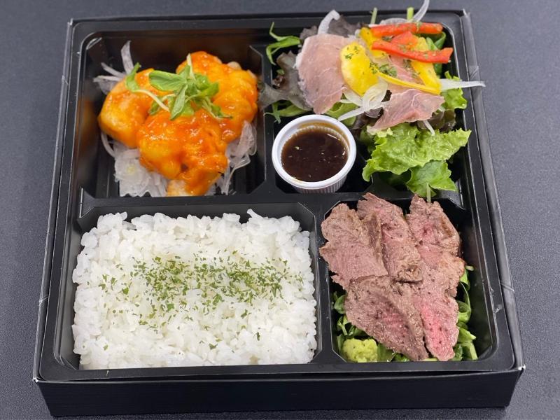 牛ヒレステーキ＆生ハムサラダ＆エビチリお弁当