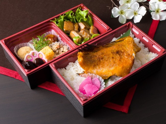 赤魚旨味噌焼きと鶏照焼きの二段御膳