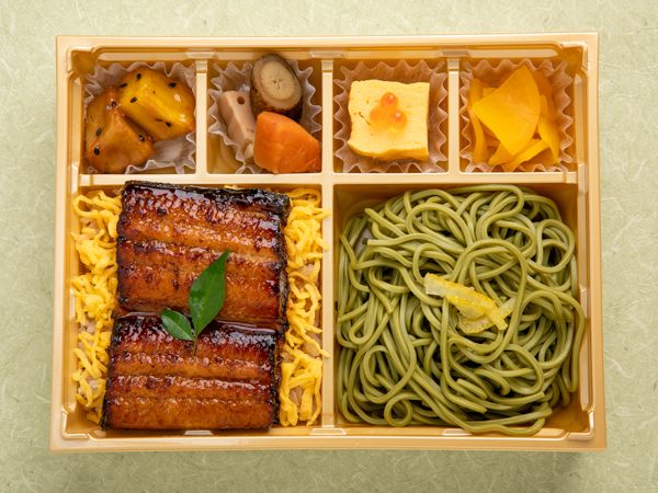【日本鰻】うな丼と茶蕎麦の御弁当