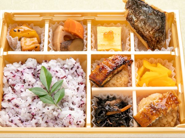 梅しそご飯と鰻手毬のお弁当