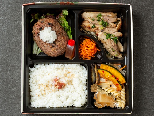 常陸牛入り炭火焼きハンバーグとねぎ塩チキンステーキ弁当