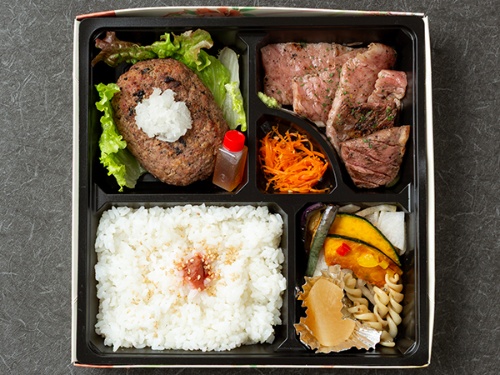 常陸牛入り炭火焼きハンバーグと常陸牛弁当