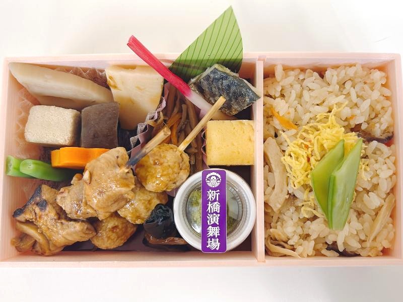 【国技館やきとり入り】　新橋演舞場の幕の内弁当