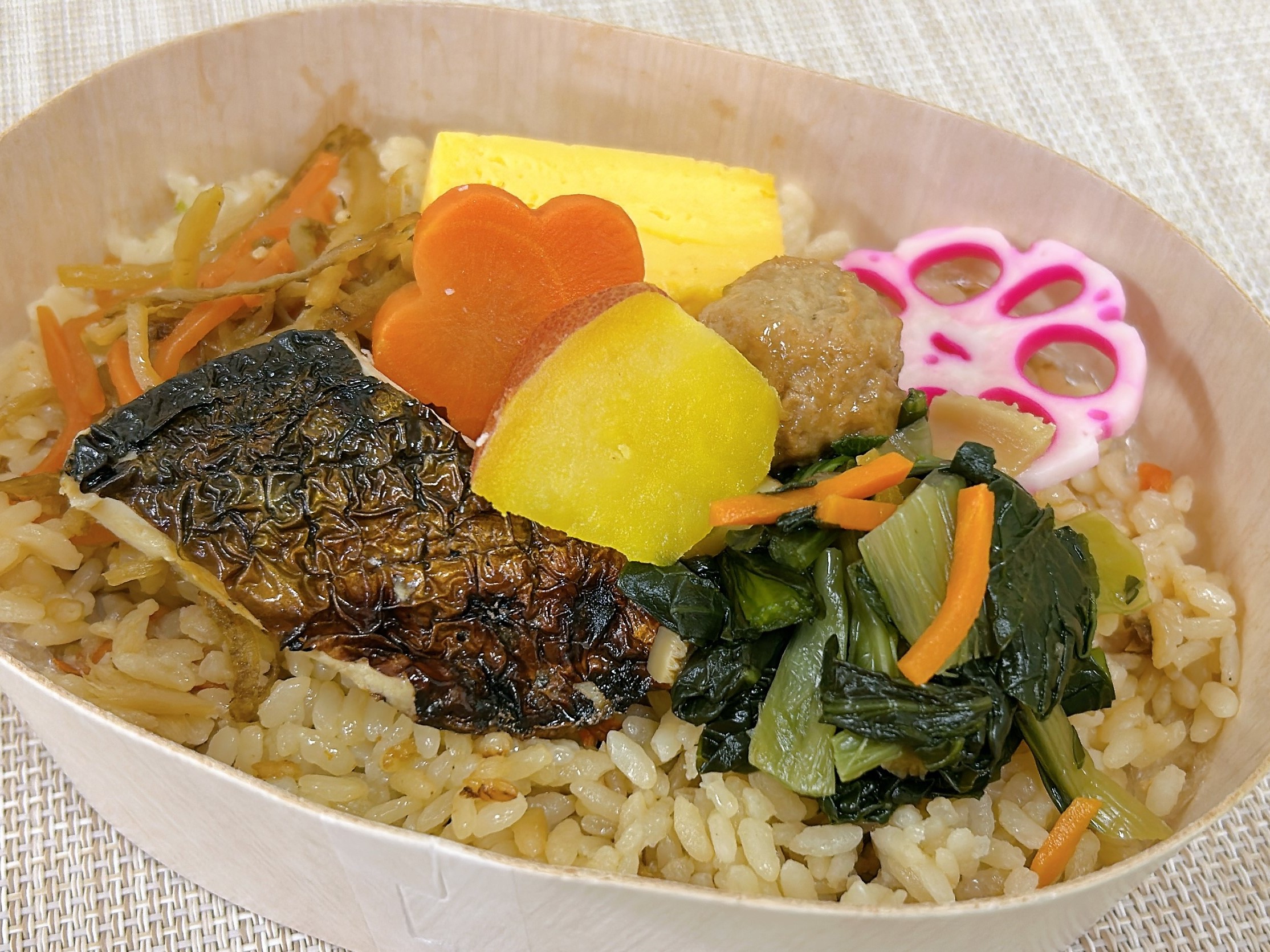 演舞場のミニわっぱ幕の内