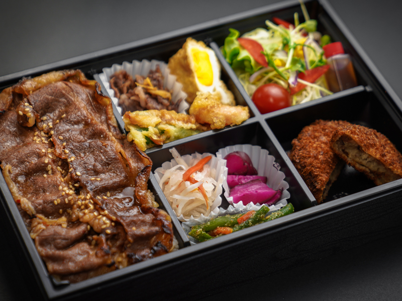 焼肉貴闘力の神戸牛焼肉と神戸牛コロッケ弁当 2 580円 お弁当デリ お弁当の配達デリバリー 焼肉貴闘力の神戸牛焼肉と神戸牛コロッケ弁当 2 580円 お弁当デリ お弁当の配達デリバリー